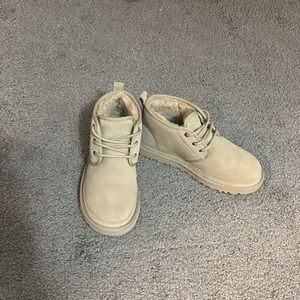 UGG- Women’s - Neumel Boot - Mustard Seed- Size 8